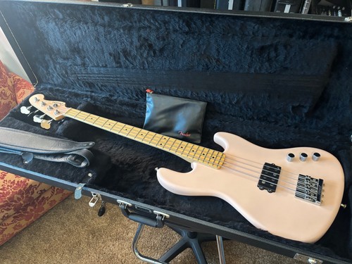 Fender flea artist - fender,